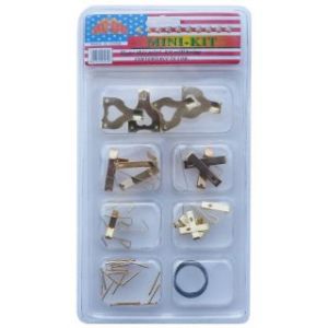 Assortimento di ganci per quadri in diverse forme e misure