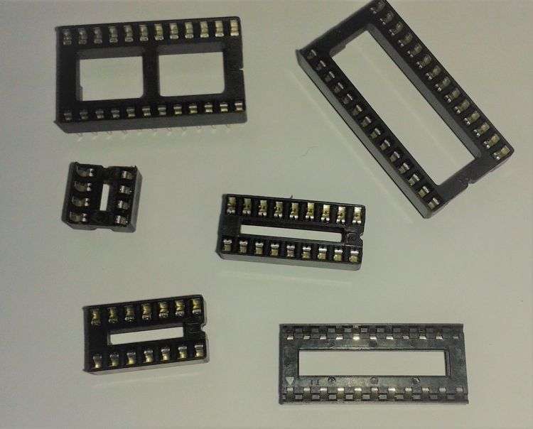Zoccolo per circuiti integrati DIP-18 a 18 piedini