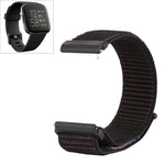 Cinturino in nylon con chiusura a strappo per Fitbit Versa
