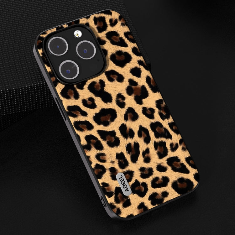 Custodia leopardata per iPhone 14 Pro e Pro Max