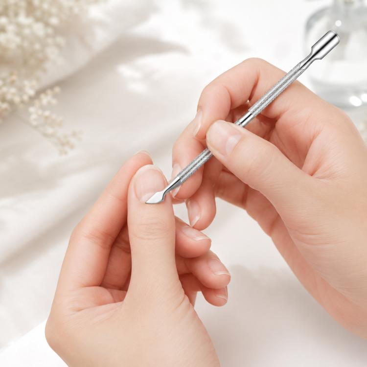 Strumento manicure in acciaio inox 13,1 cm
