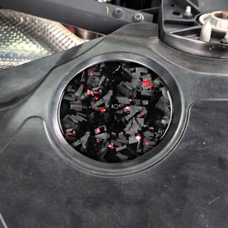 Adesivo laterale fibra carbonio con lamina oro per Corvette C8 20