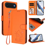 Custodia per telefono in pelle con ciondolo a forma di gatto e cuore in rilievo, completa di cinturino da polso., For iPhone Air, For iPhone 16 Pro Max