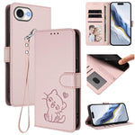 Custodia per telefono in pelle con ciondolo a forma di gatto e cuore in rilievo, completa di cinturino da polso., For iPhone 17 Pro, For iPhone 17