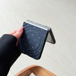 Cover per Samsung Galaxy Z Flip7 5G con texture a onda magnetica e motivo a