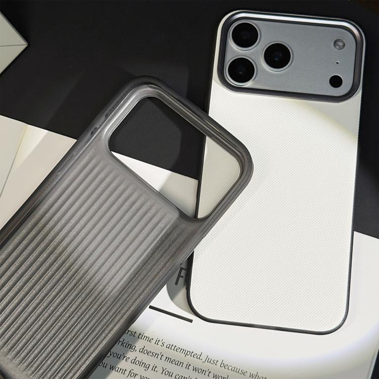 Custodia in ecopelle con texture a griglia per iPhone 17 Pro Max