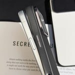 Custodia in ecopelle con texture a griglia per iPhone 17 Pro Max