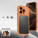 Custodia con fibbia a molla e telaio in metallo per iPhone