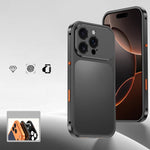 Custodia con fibbia a molla e telaio in metallo per iPhone