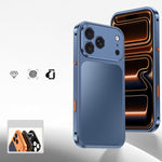 Custodia con fibbia a molla e telaio in metallo per iPhone