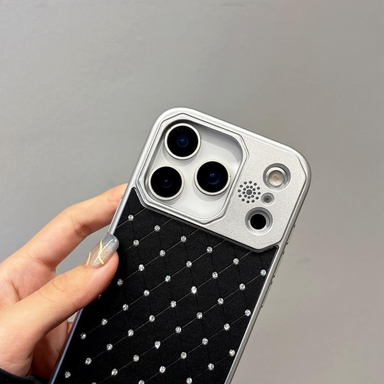 Custodia in ecopelle con texture a griglia per iPhone 17 Pro Max