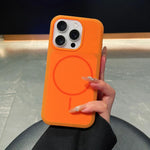 Custodia magnetica in silicone per iPhone 16 e 16 Pro