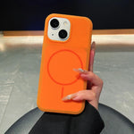 Custodia magnetica in silicone liquido per iPhone 14 e 15