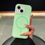 Custodia magnetica in silicone liquido per iPhone 14 e 15