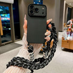 Custodia con tracolla intrecciata per iPhone 15
