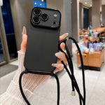 Custodia con tracolla per iPhone 17 con ampia finestra fotocamera