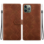 Custodia in ecopelle con motivo etnico per iPhone 11