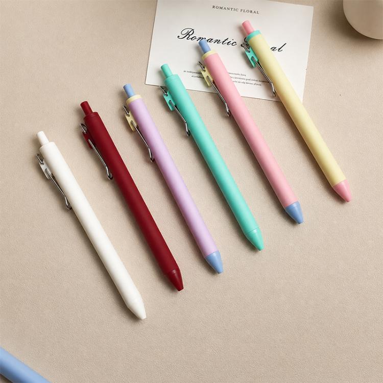 Confezione da 5 penne a sfera retrattili colorate con punta a proiettile da 0,5 mm.