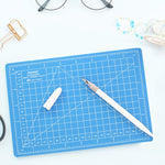 Set tappetino da taglio A5 Junesix con coltello e righello