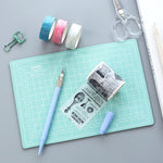 Set tappetino da taglio A5 Junesix con coltello e righello