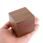 Orologio da tavolo in legno con display LED digitale