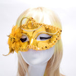 Maschera veneziana con piume e fiori per feste
