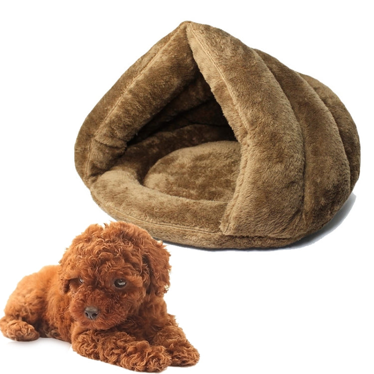 Cuccia triangolare calda per gatti e cani M 40x40x30 cm