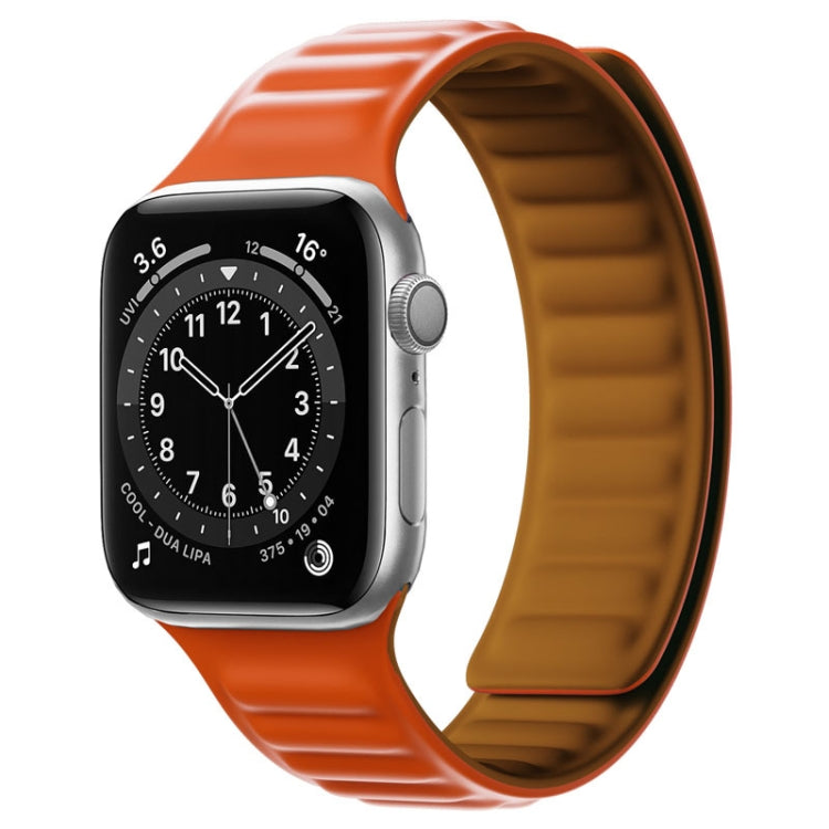 Cinturino in silicone con cinturino magnetico per Apple Watch Series, 7 45mm / 6&SE&5&4 44mm / 3&2&1 42mm