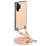 Custodia per telefono con retro in pelle e trama in fibra di carbonio per