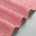 Asciugamano da bagno in cotone a righe con nappe