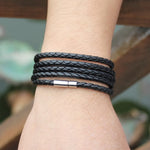 Bracciale in pelle da uomo con ciondolo vintage nero
