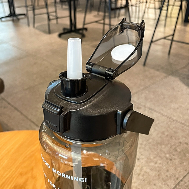 Borraccia sportiva 2000 ml con cannuccia e chiusura ermetica