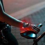 Specchietto retrovisore bici girevole 360° con luce da polso