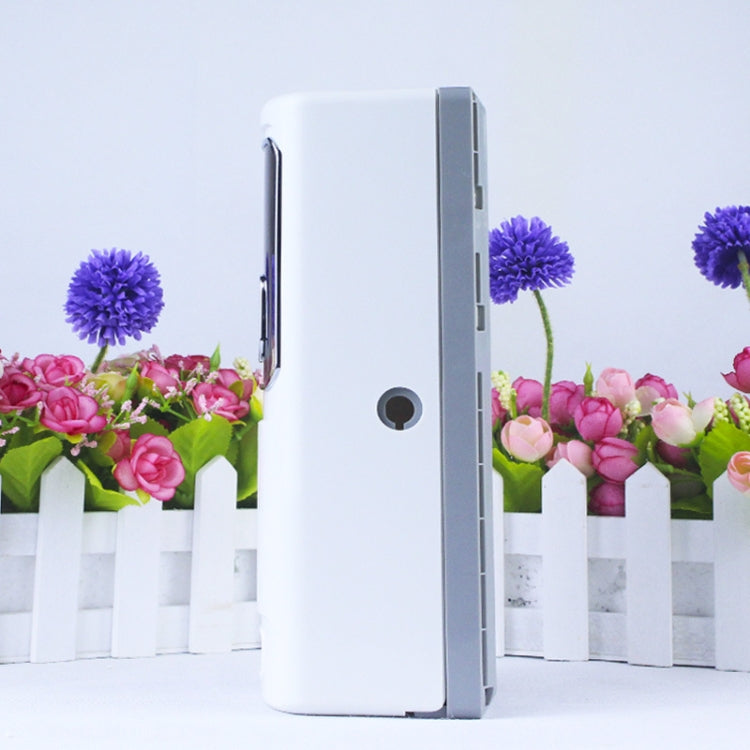 Spruzzatore automatico con sensore di luce bianco