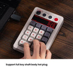 Tastiera numerica meccanica 8BitDo Retro18 con connessione tri-mode