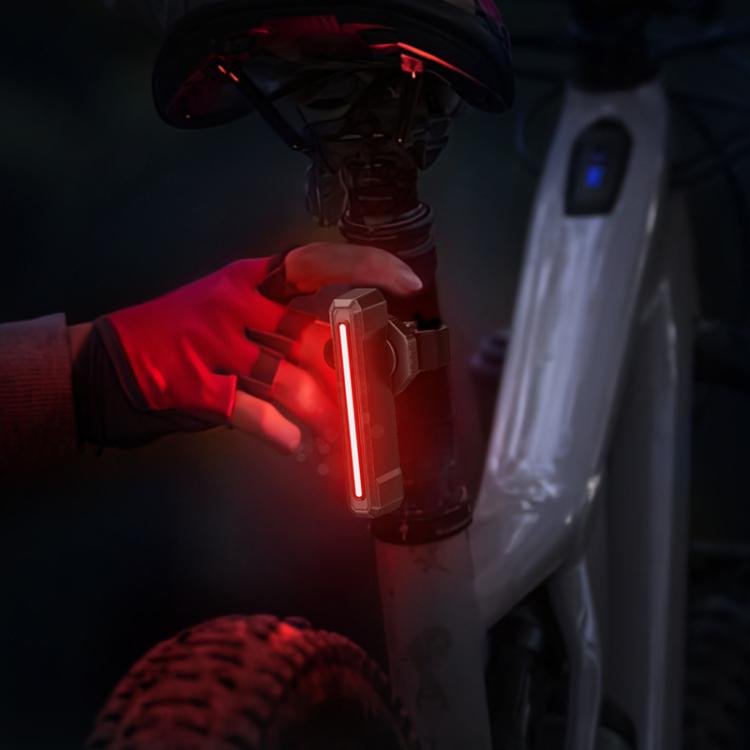 Fanale posteriore colorato per bicicletta con sensore frenata
