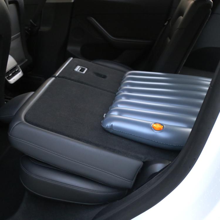 Materassino gonfiabile per bagagliaio auto 140x63 cm