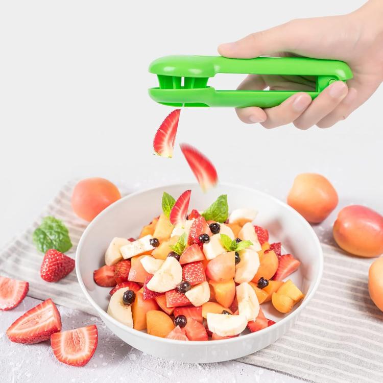 Tagliafrutta LsCook affetta fragole in plastica