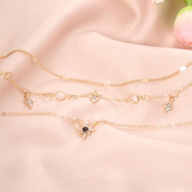 Collana con ciondolo a stella multistrato