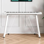 Pianoforte elettronico portatile, allargato, ispessito, con telaio in metallo a forma di U.