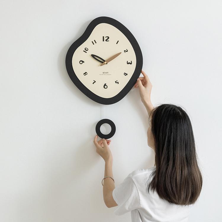 Orologio da parete a pendolo irregolare Wozoom silenzioso
