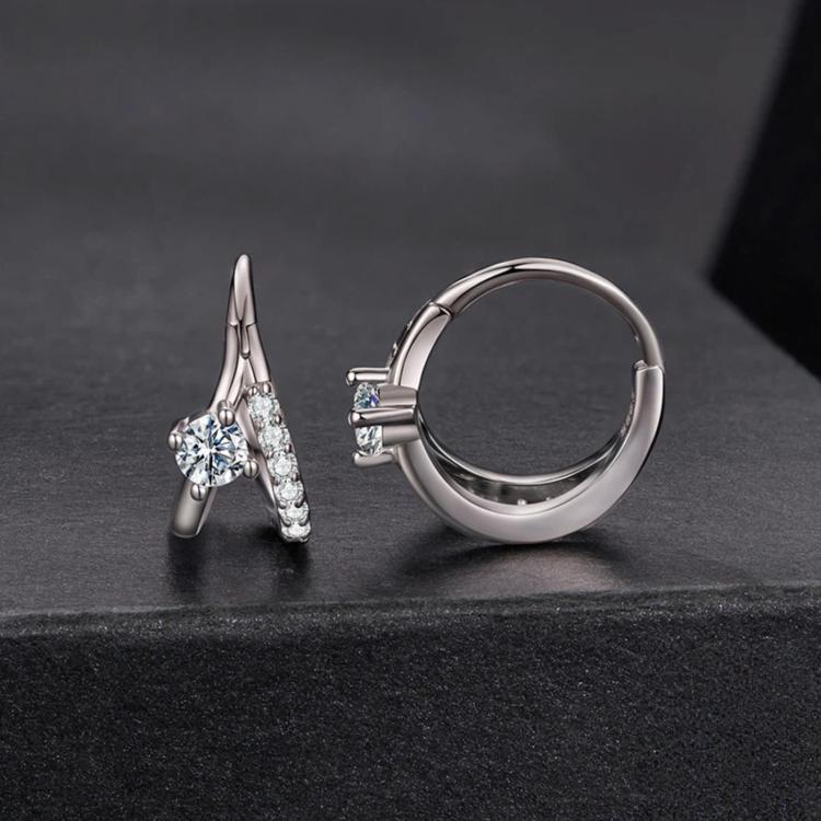 Orecchini doppio strato in argento 925 e moissanite