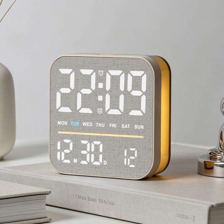 Sveglia digitale a LED da tavolo con luce notturna, uscita USB e display dimmerabile.
