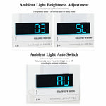 Sveglia digitale con luce notturna ambientale inferiore, doppia sveglia, uscita USB e volume regolabile.