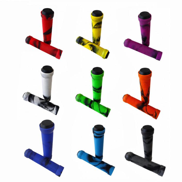 Manopole in gomma antiscivolo e ammortizzanti per manubrio di mountain bike.