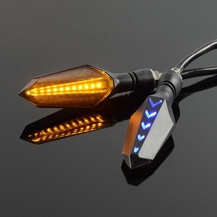 1 coppia di indicatori di direzione sequenziali a LED per moto con freccia DRL, indicatori di direzione ambra a flusso continuo su entrambi i lati.