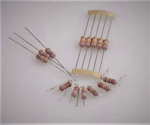 Resistenza 5,6 ohm 5% 3W - confezione 10 pezzi
