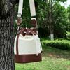 Cwatcun D100 Canvas PU Borsa impermeabile con coulisse Borsa per obiettivo Borsa per fotocamera a tracolla, Dimensioni: 20 x 11 x 26 cm (Beige)