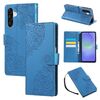 Custodia in pelle con 3 slot per carte di credito e motivo a fiori di rosa per Samsung Galaxy A36 5G (blu)