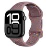 Per Apple Watch Series 10 46mm Hole Style Butterfly Buckle Camouflage Silicone Watch Band (Viola fumo)